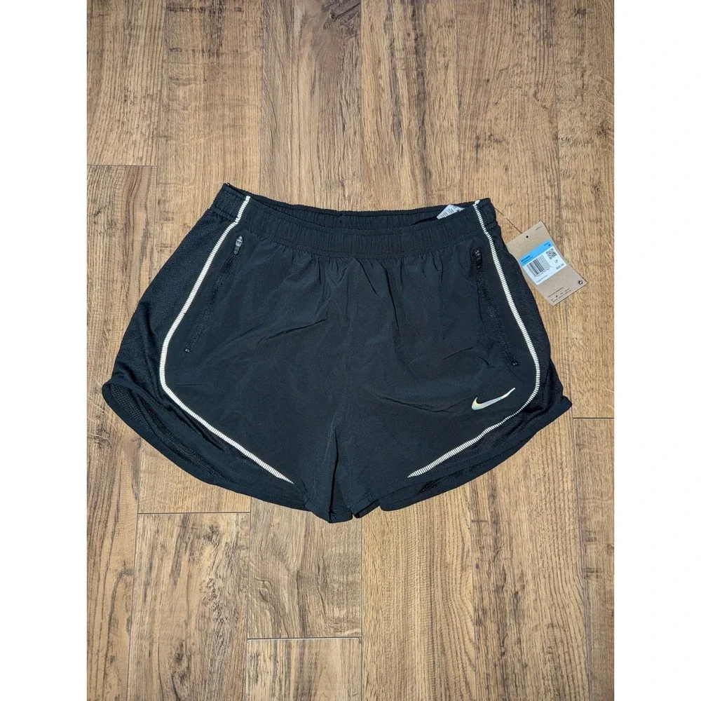 Nike Women's Dri-FIT Division‎ Running Tempo Luxe Shorts DQ5932 Black Size M